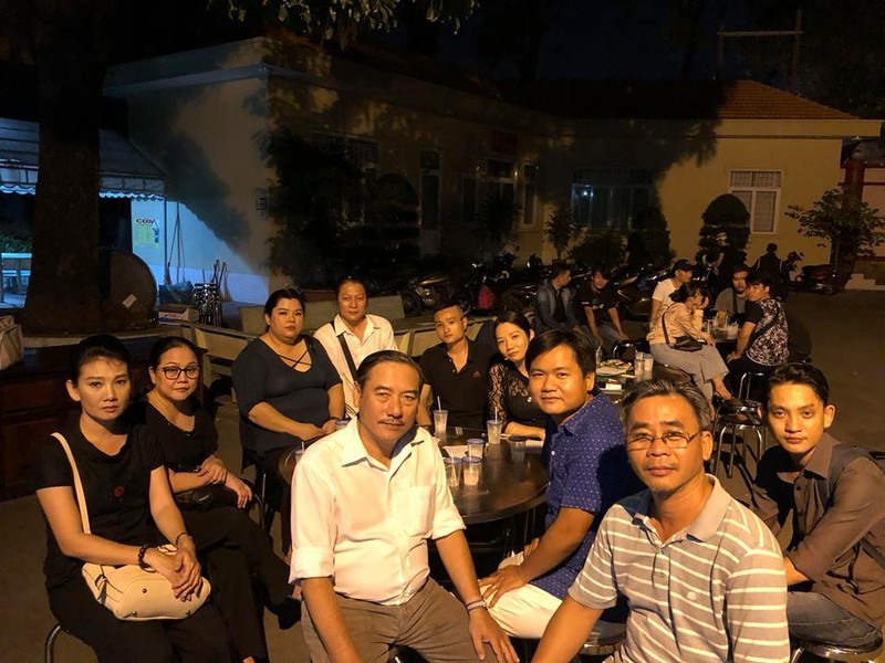 Nghệ sĩ chung tay cùng gia đình lo đám tang cho Lê Bình