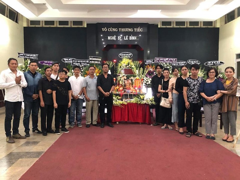 Nghệ sĩ chung tay cùng gia đình lo đám tang cho Lê Bình - 3