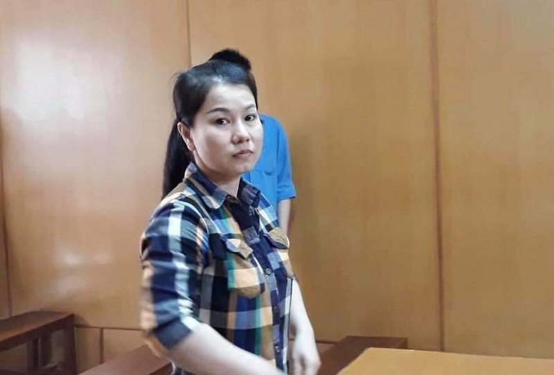 Bị bạn trai ngoại quăng tiền vào mặt, nữ bị cáo ủ mưu ra tay