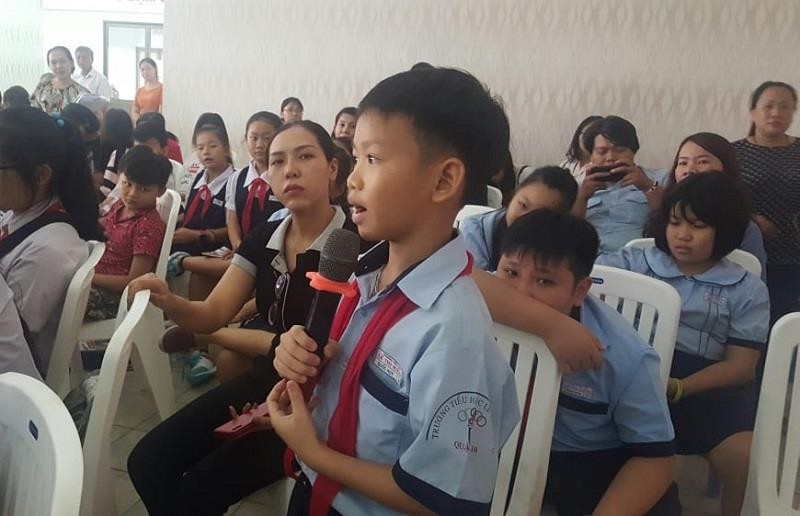 'Xin ý kiến trẻ, trẻ nói xong bị cô quát mắng'