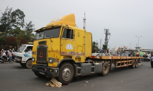 Yêu cầu xử lý nghiêm xe ben vì liên tục gây tai nạn thương tâm - ảnh 1