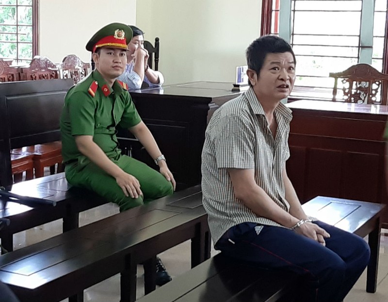 Giám định tâm thần người chồng chém vợ rồi ném xuống sông - ảnh 1