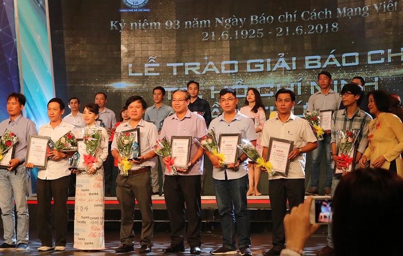 Loạt 'Cán bộ phường vì dân' đoạt giải Nhất báo chí TP.HCM - ảnh 4
