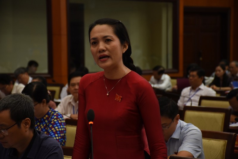 'Tôi rơi nước mắt khi thấy công nhân ngâm mình vớt rác' - ảnh 1