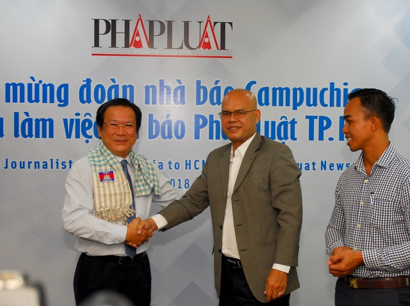 Đoàn báo chí Campuchia thăm, làm việc với báo Pháp Luật TP.HCM - ảnh 3