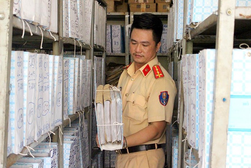 Khóc cười chuyện bỏ quên bằng lái xe ở chỗ CSGT - ảnh 3