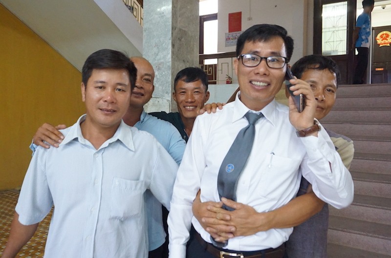 Chấn động phiên tòa, cả 5 bị cáo được trắng án - ảnh 4