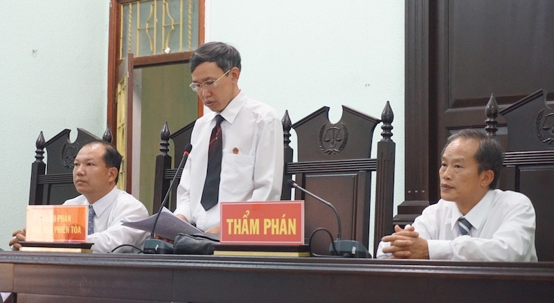 Chấn động phiên tòa, cả 5 bị cáo được trắng án - ảnh 1