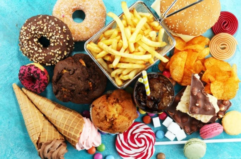 Những sai lầm trong ăn uống khiến cơ thể dễ tăng cân, béo phì - Ảnh 2.