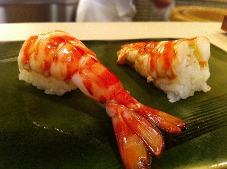 Sushi ở Tokyo, Nhật Bản.
