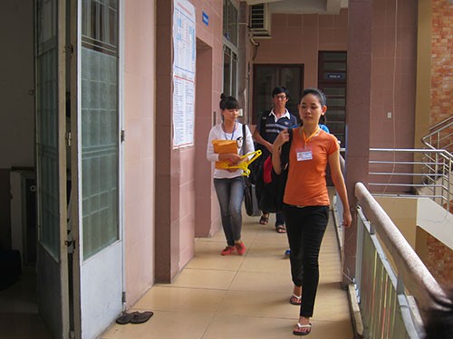 Ngày thi đầu tiên: Sĩ tử được chăm sóc đến... 'tận răng' - ảnh 15