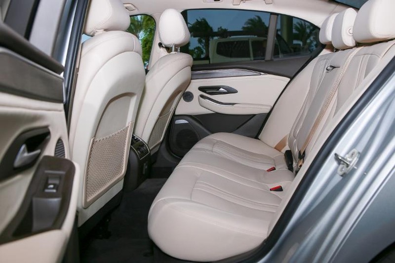 Cận cảnh mẫu sedan cao cấp VinFast Lux A2.0 mới ra thị trường - ảnh 14