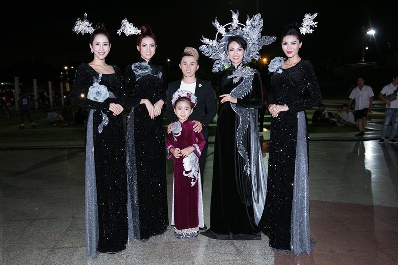Hoa hậu Phan Thị Mơ diện áo dài nhung ở Đà Lạt - ảnh 3