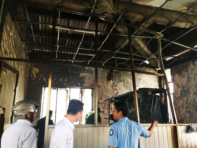 Cháy kèm tiếng nổ dữ dội trên đường Lê Văn Sỹ - ảnh 3