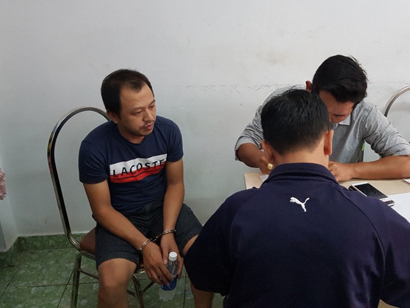 Cô gái bị tài xế Uber chốt cửa ô tô, kề dao cướp - ảnh 2