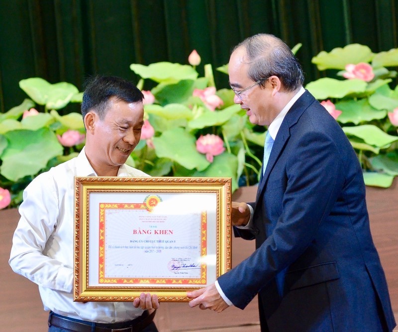 Bí thư Nhân: Một bộ phận cán bộ chưa tận tụy với dân - ảnh 1