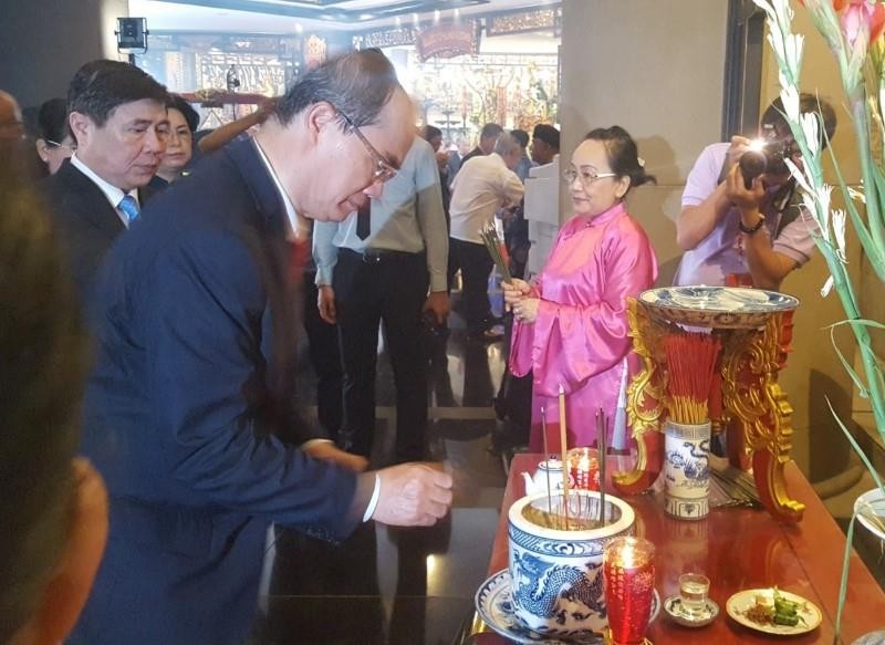 Hàng ngàn người dân TP.HCM dự giỗ tổ Hùng Vương - ảnh 3
