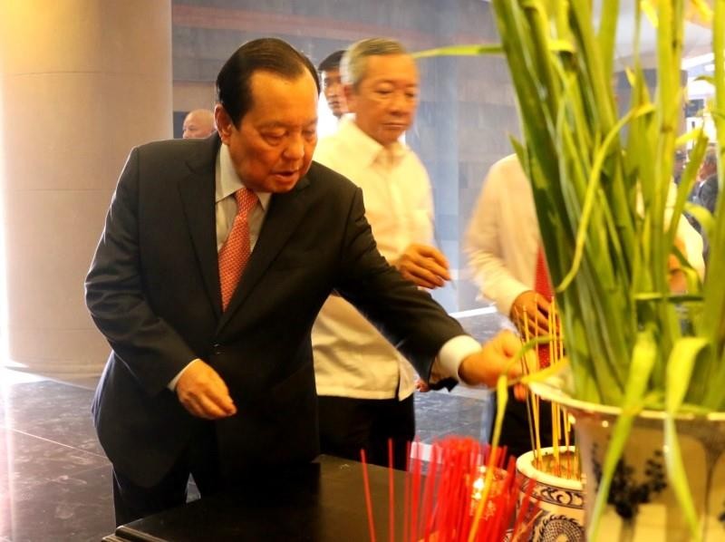 Hàng ngàn người dân TP.HCM dự giỗ tổ Hùng Vương - ảnh 4