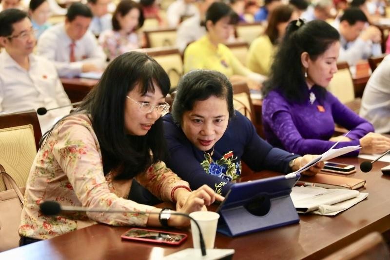 Lần đầu tiên HĐND TP.HCM tổ chức 'kỳ họp không giấy’ - ảnh 3