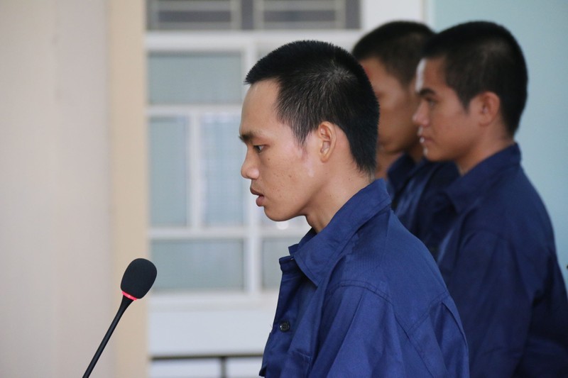 10 bị cáo gây rối tại Phan Rí Cửa lãnh án - ảnh 3