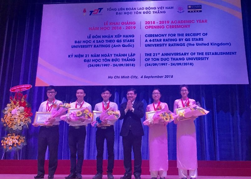 Trường ĐH đầu tiên của Việt Nam xếp hạng 4 sao - ảnh 1