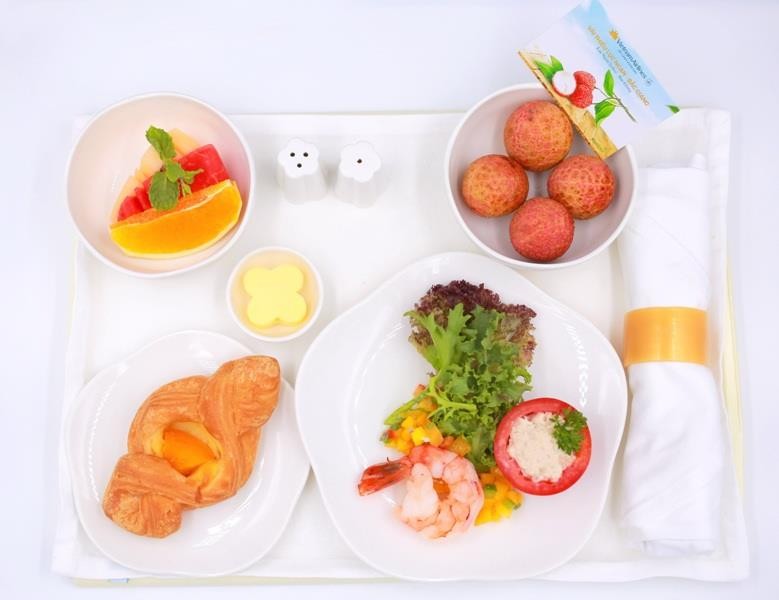 Đặc sản vải thiều vào suất ăn VIP của Vietnam Airlines