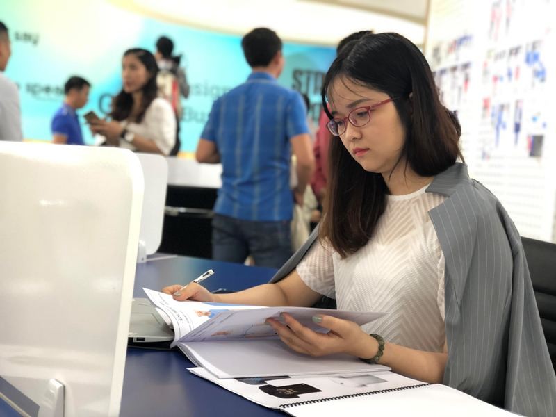Viettien muốn hội nhập làng thời trang thế giới - ảnh 1