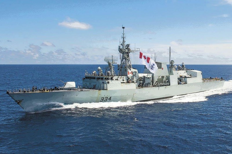 Tàu khu trục Canada thăm cảng Cam Ranh - ảnh 4
