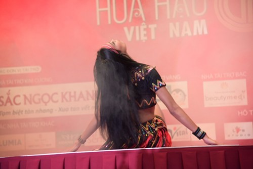 Hoa hậu Việt Nam 2014: Sôi động phần thi Người đẹp Tài năng - ảnh 10
