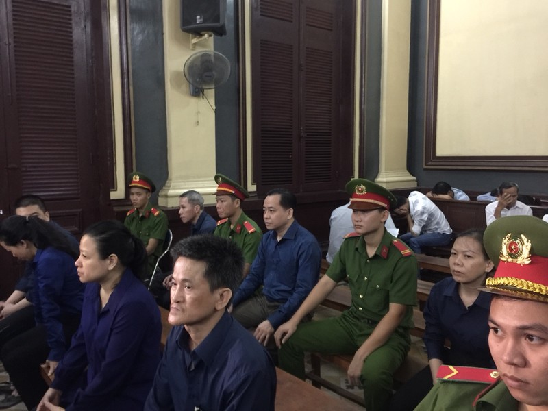 Tòa cách ly triệt để Vũ 'nhôm' và 1 bị cáo nữ vì kêu oan - ảnh 1
