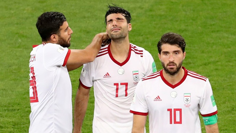 Bóng đá Iran mỏi mòn chờ FIFA chuyển tiền vì Mỹ - ảnh 1