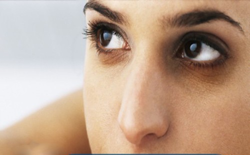 Quầng thâm ở mắt rất có thể là dấu hiệu bệnh gan, thận | Sức khỏe | PLO