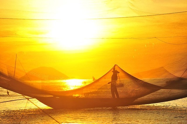 Bình minh Cửa Đại
