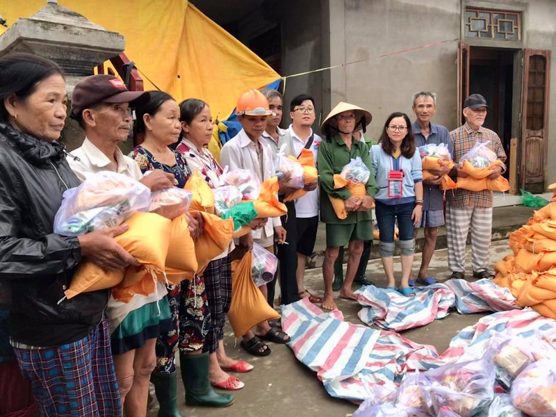 Báo Pháp Luật TP.HCM trao tiếp 260 suất quà tại Quảng Trị - ảnh 1