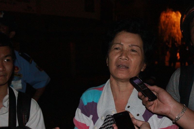 Một người thiệt mạng trong vụ cháy lớn hai quán Karaoke gần cầu Lê Văn Sĩ - ảnh 6