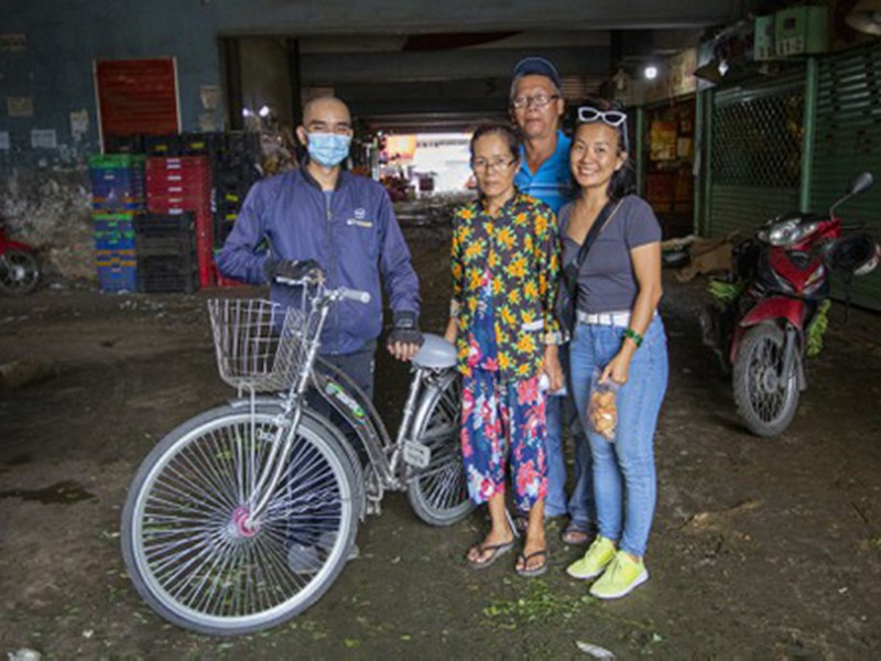 Chàng trai ‘hồi sinh’ xe đạp tặng người nghèo - ảnh 1