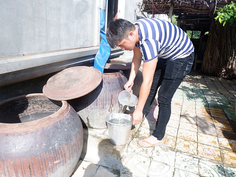 Cần Giờ: Hàng trăm hộ dân khổ sở vì thiếu nước ngọt - ảnh 1