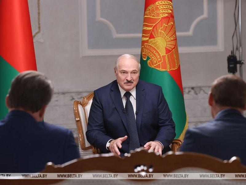 Ông Lukashenko thừa nhận làm tổng thống Belarus ‘hơi lâu’ - ảnh 1