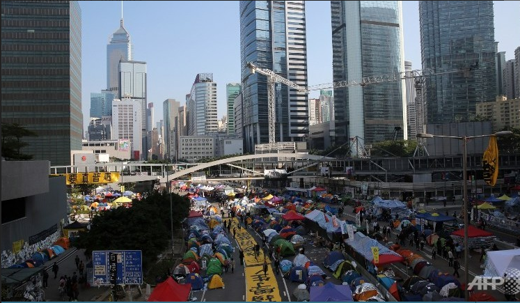 Ngày mai, 7000 cảnh sát Hong Kong ‘dọn dẹp’ biểu tình - ảnh 1