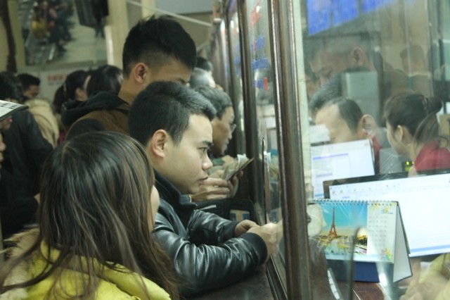 Cảnh báo: Mua vé chợ đen sẽ không thể lên tàu - ảnh 1