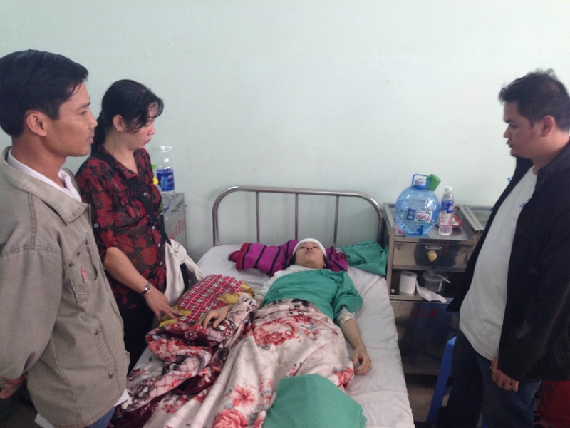 Vụ tài xế của Hồ Ngọc Hà gây tai nạn: Ba người cùng một nhà bị nạn - ảnh 1