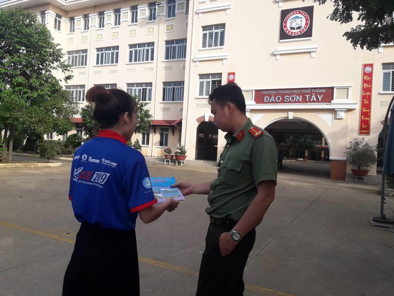 Thí sinh hốt hoảng vì quên mang theo “phao“ - ảnh 5
