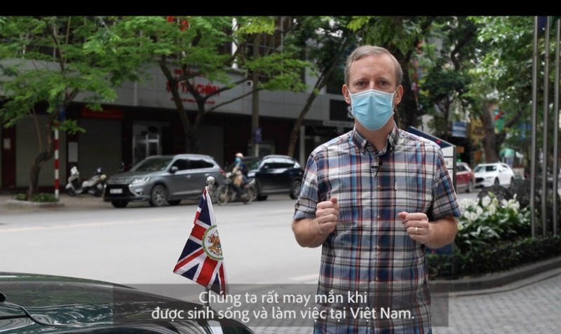 Đại sứ Anh kêu gọi công dân Anh tại VN chung tay chống dịch - ảnh 1
