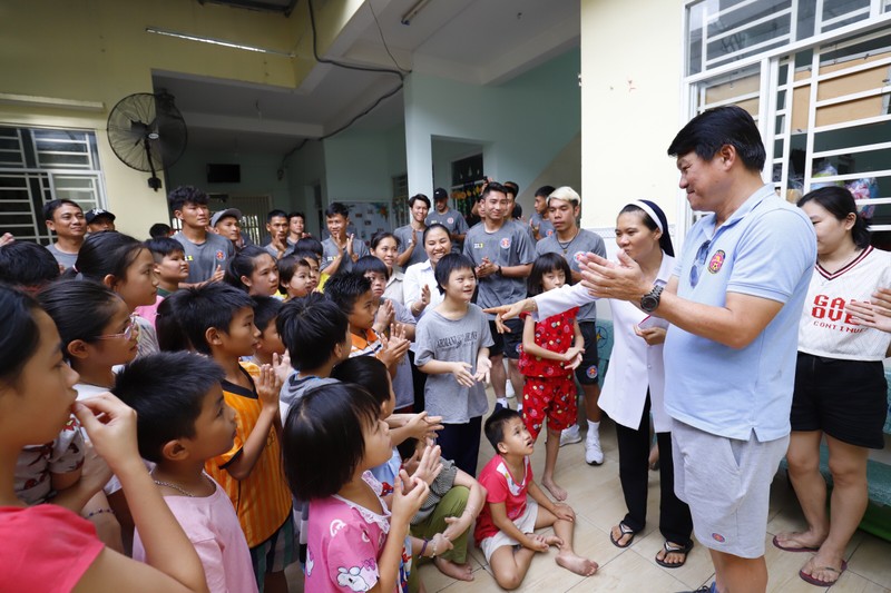 Sài Gòn FC mang tình thương đến với Mái ấm Từ Tâm - ảnh 16