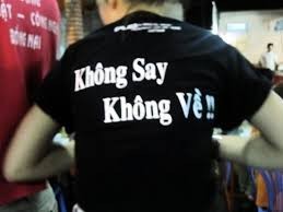 Cấm rượu bia sau 22 giờ: Để vợ không phải xách dao... chém chồng - ảnh 1