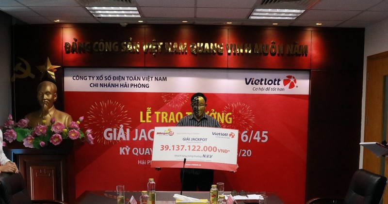 Người đàn ông cai nghiện thuốc lá trúng Jackpot hơn 39 tỉ đồng - ảnh 2