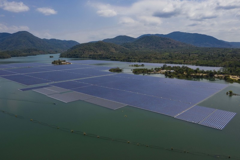 Ngắm dự án điện mặt trời nổi đầu tiên ở Việt Nam - ảnh 3
