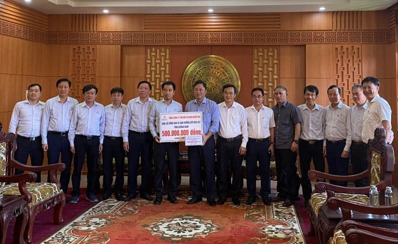 Chủ tịch EVNNPT tặng quà cho người dân Quảng Nam, Quảng Ngãi   - ảnh 1