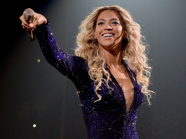 Nữ ca sỹ da màu Beyonce thống lĩnh Billboard 200 - ảnh 1