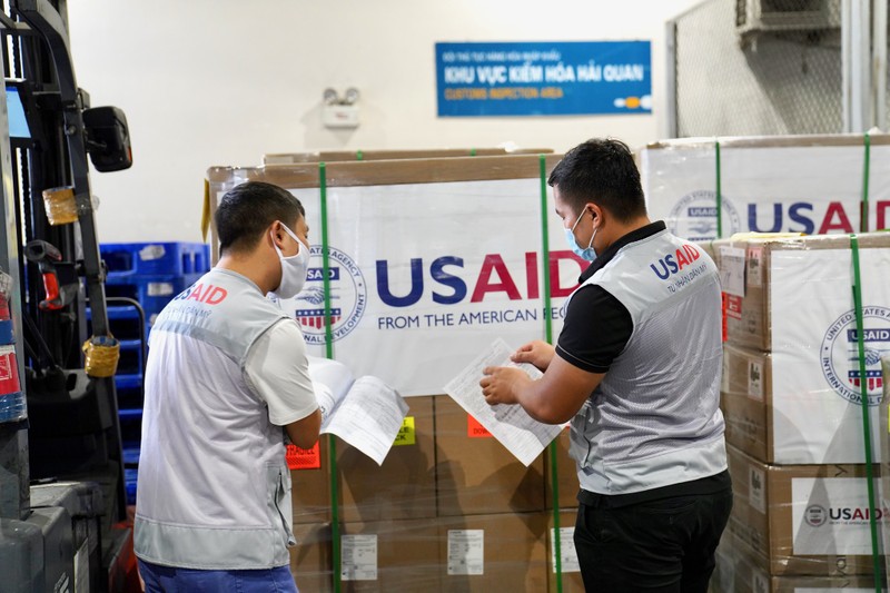 Hoa Kỳ trao tặng Việt Nam 100 máy thở trị giá 1,7 triệu USD - ảnh 7